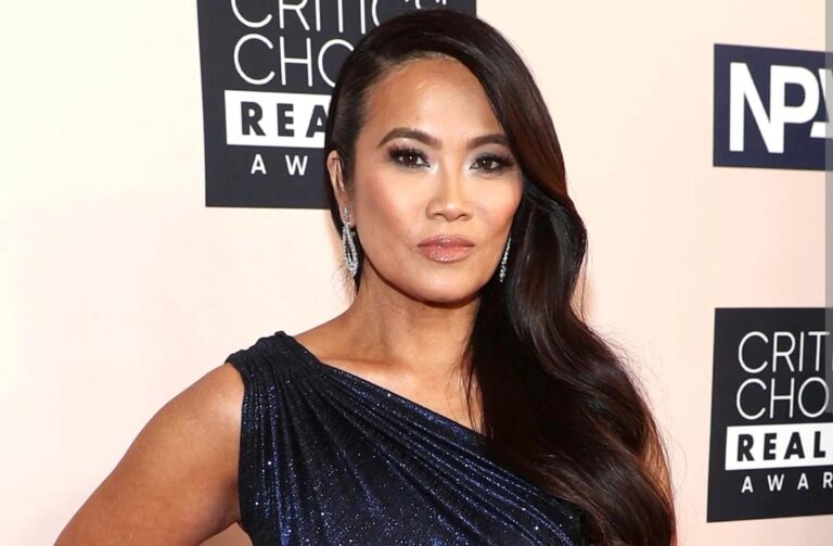 Who is Sandra Lee (Dr. Pimple Popper)? Transforming Lives, One Skin Condition at a Time